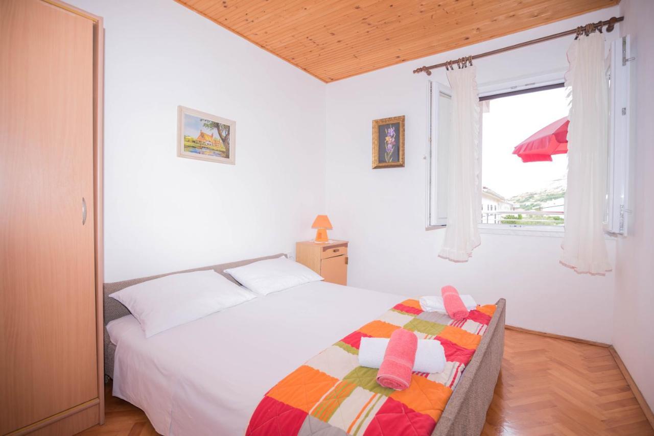 Salis Apartman Pag Town