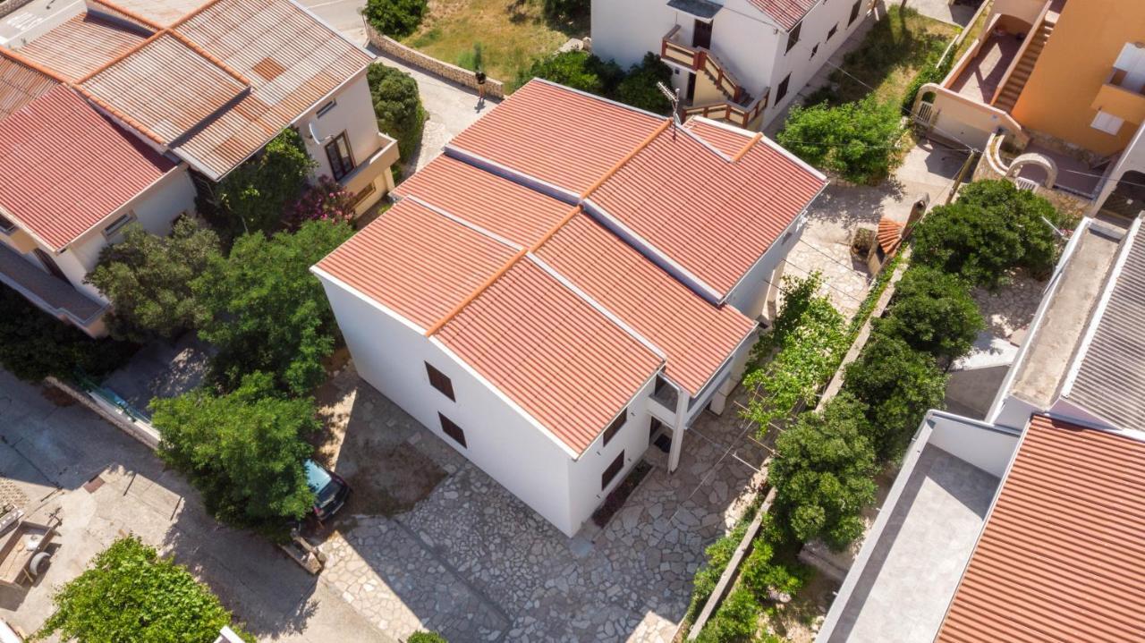 Salis Apartman Pag Town